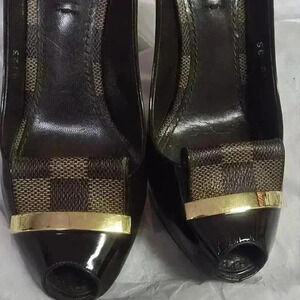 Louis vitton heels size 35.5 great condition